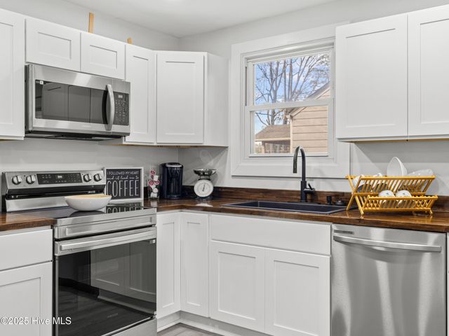 6 Glendale Road, Jacksonville, NC 28540