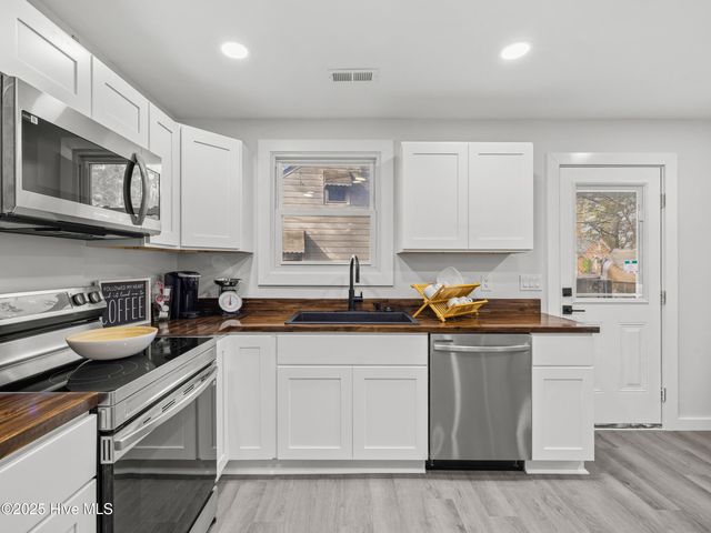 6 Glendale Road, Jacksonville, NC 28540