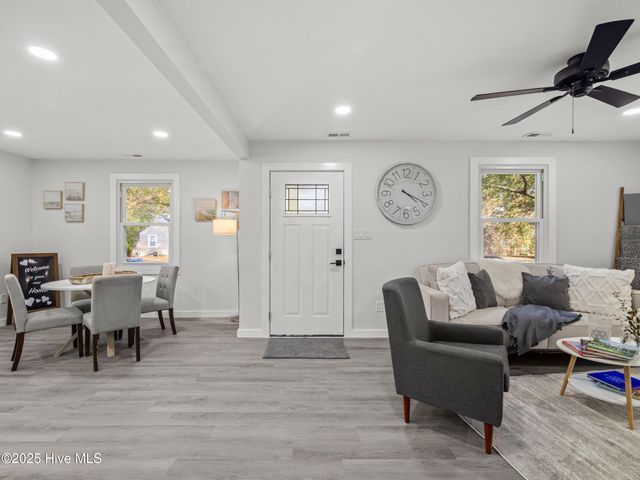 6 Glendale Road, Jacksonville, NC 28540