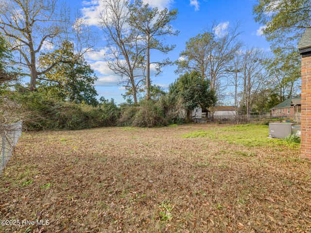 6 Glendale Road, Jacksonville, NC 28540