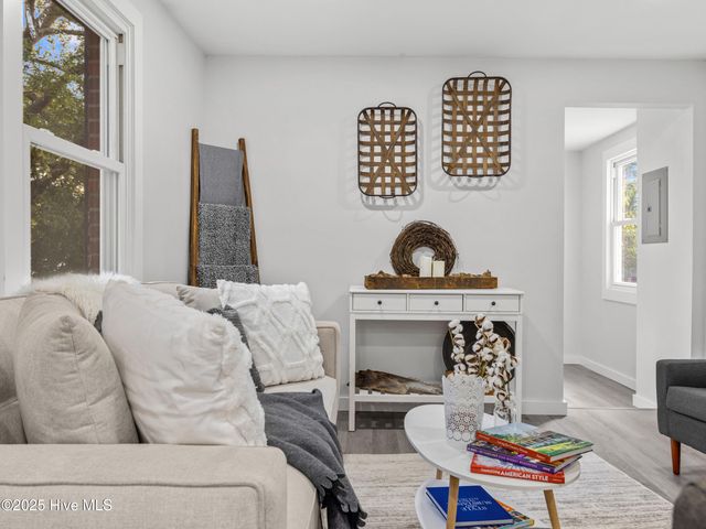 6 Glendale Road, Jacksonville, NC 28540