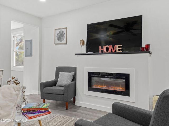 6 Glendale Road, Jacksonville, NC 28540