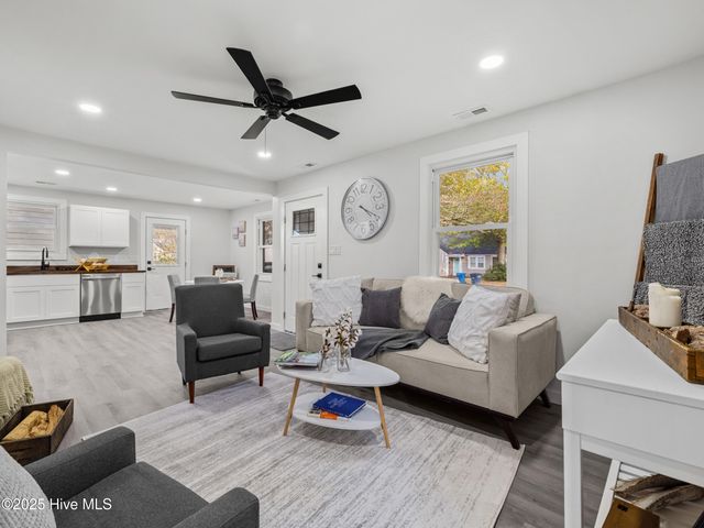 6 Glendale Road, Jacksonville, NC 28540