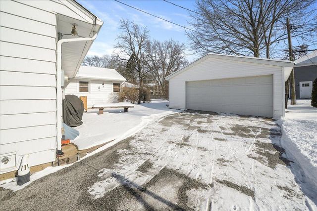 1418 Del Vista Drive, Valparaiso, IN 46385