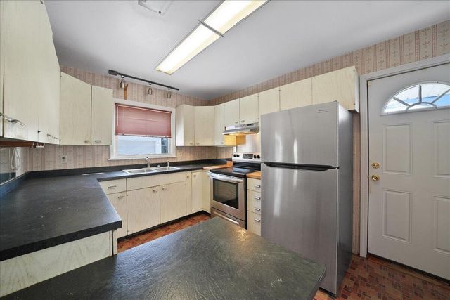 1418 Del Vista Drive, Valparaiso, IN 46385