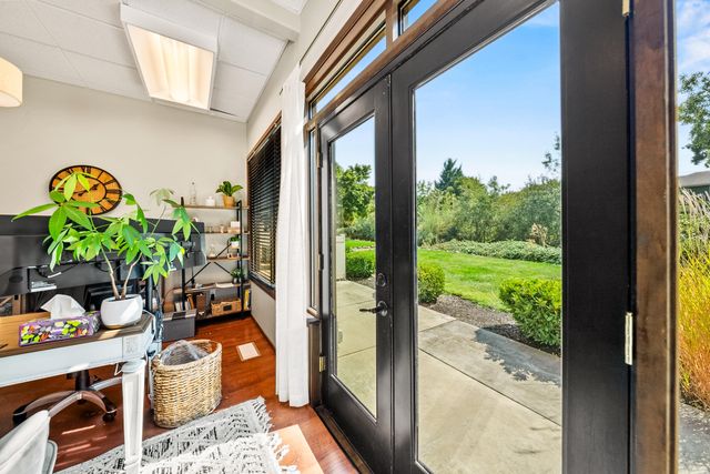 3132 State Street 104, Medford, OR 97504