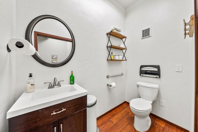 3132 State Street 104, Medford, OR 97504