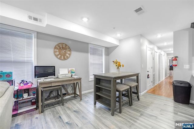 510 17th Street, Newark, NJ 07103