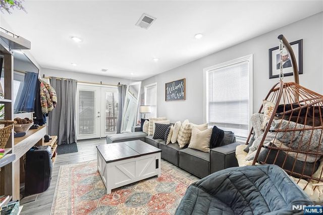 510 17th Street, Newark, NJ 07103