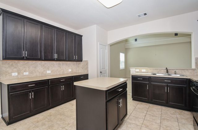 2738 Meandering Elm Trail, Houston, TX 77045