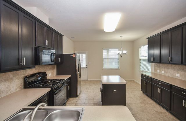 2738 Meandering Elm Trail, Houston, TX 77045