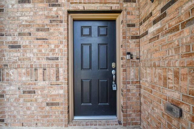 2738 Meandering Elm Trail, Houston, TX 77045