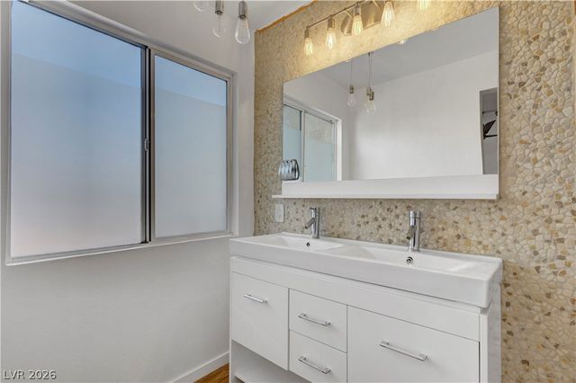 2871 Calle Del Oro, Las Vegas, NV 89120