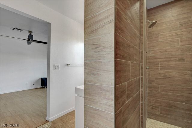 2871 Calle Del Oro, Las Vegas, NV 89120