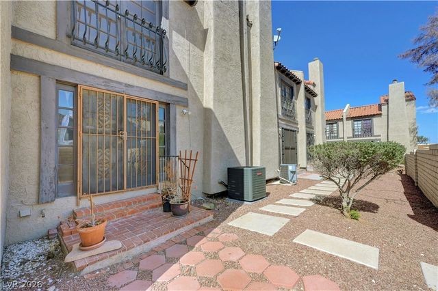 2871 Calle Del Oro, Las Vegas, NV 89120