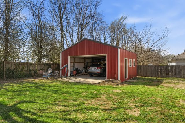 121 Holly Circle, Willard, MO 65781