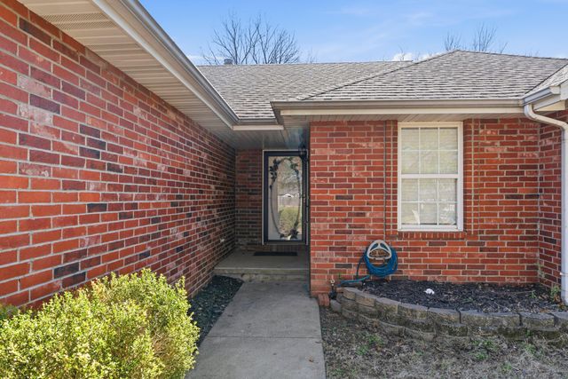 121 Holly Circle, Willard, MO 65781