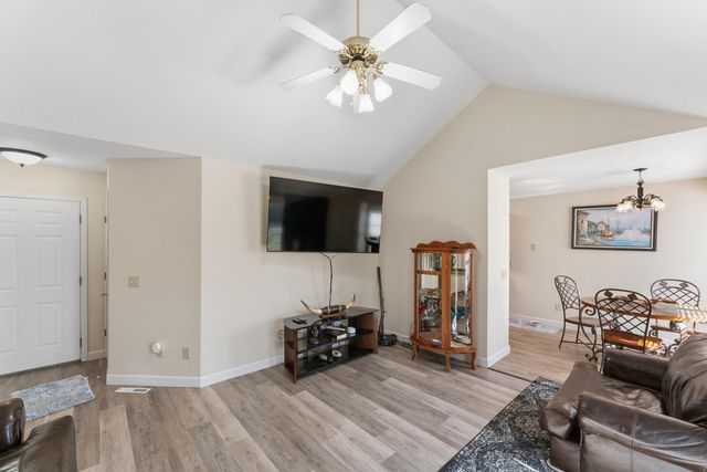 121 Holly Circle, Willard, MO 65781