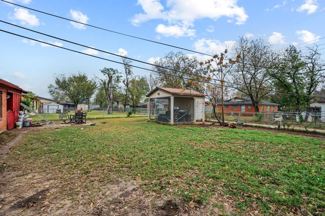 220 Satinwood Drive, Dallas, TX 75217