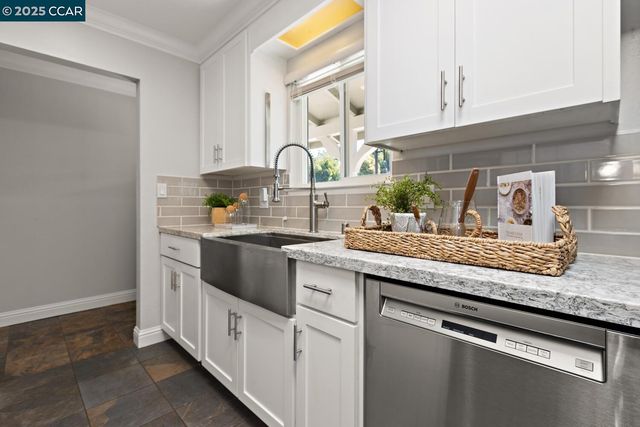 1381 Rosal Lane, Concord, CA 94521