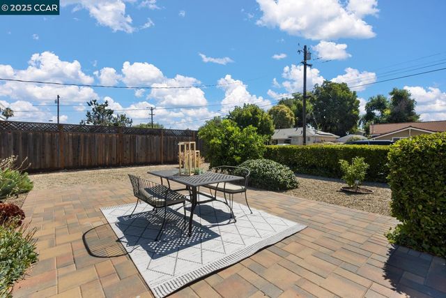 1381 Rosal Lane, Concord, CA 94521