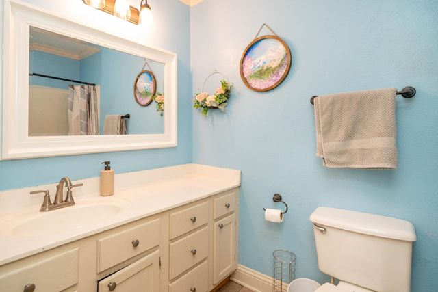 8 Hollers St, Longview, TX 75601
