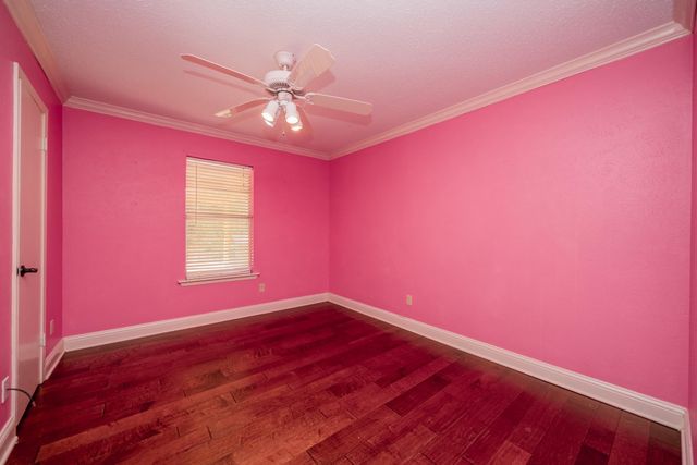 8 Hollers St, Longview, TX 75601