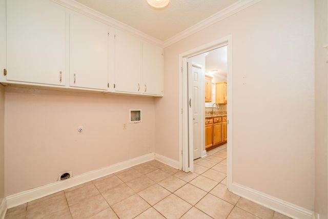 8 Hollers St, Longview, TX 75601