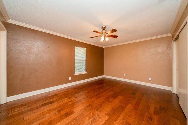 8 Hollers St, Longview, TX 75601