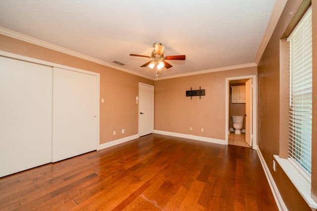 8 Hollers St, Longview, TX 75601