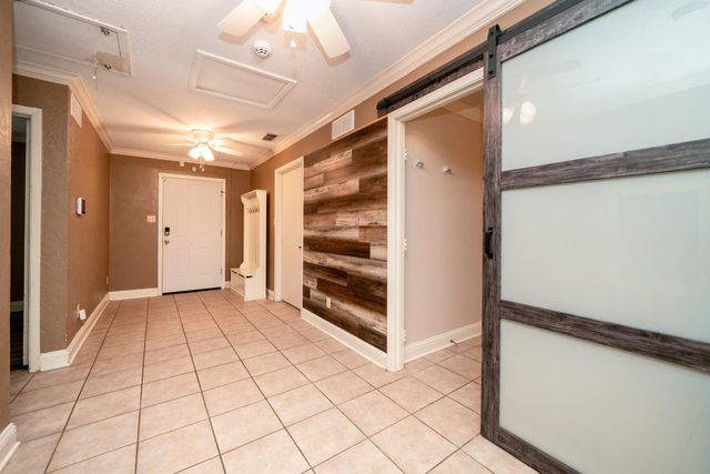 8 Hollers St, Longview, TX 75601