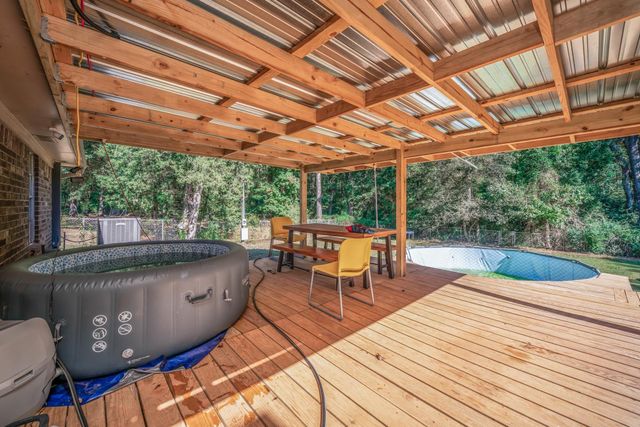 8 Hollers St, Longview, TX 75601