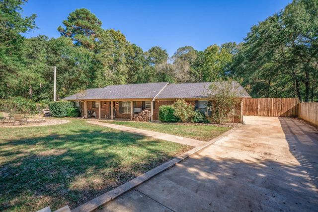 8 Hollers St, Longview, TX 75601