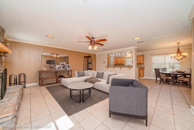 8 Hollers St, Longview, TX 75601
