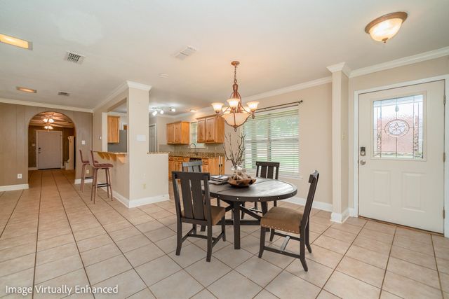 8 Hollers St, Longview, TX 75601