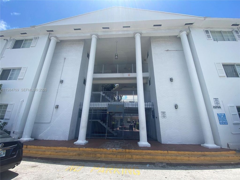 13700 NE 6th Avenue 104, North Miami, FL 33161