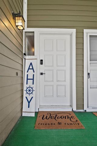 162 April Point Drive S, Conroe, TX 77356