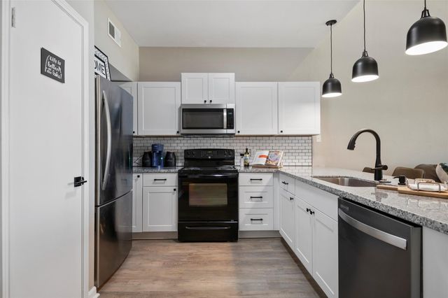162 April Point Drive S, Conroe, TX 77356