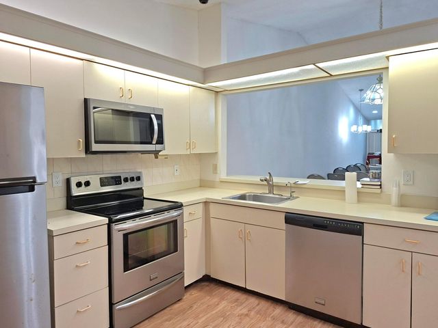 10032 Andrea Lane, Boynton Beach, FL 33437