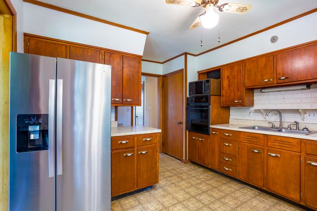 12 Marquis Drive, Huntington, WV 25705