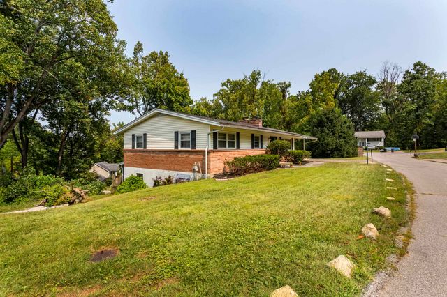 12 Marquis Drive, Huntington, WV 25705