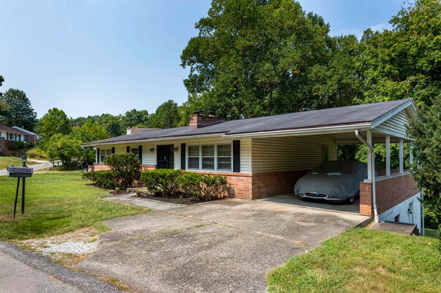 12 Marquis Drive, Huntington, WV 25705