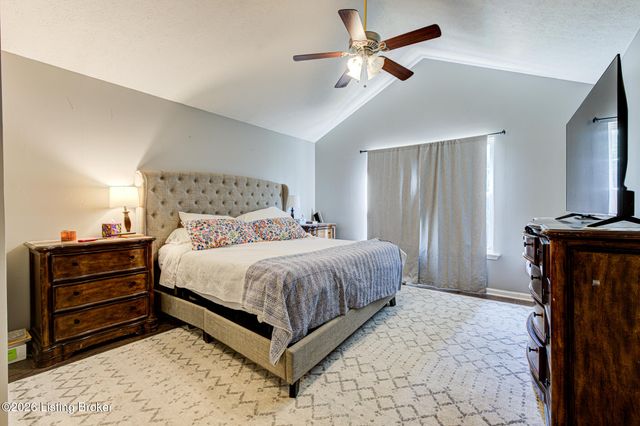 6514 Bridleview Cir, Louisville, KY 40228