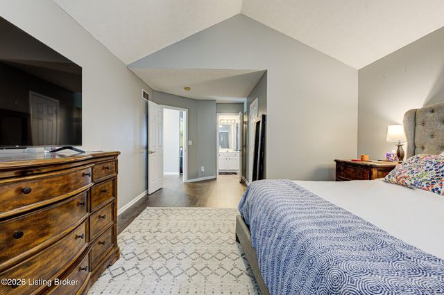 6514 Bridleview Cir, Louisville, KY 40228