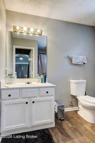 6514 Bridleview Cir, Louisville, KY 40228