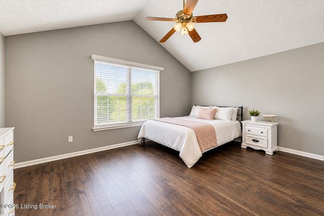 6514 Bridleview Cir, Louisville, KY 40228
