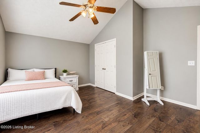 6514 Bridleview Cir, Louisville, KY 40228