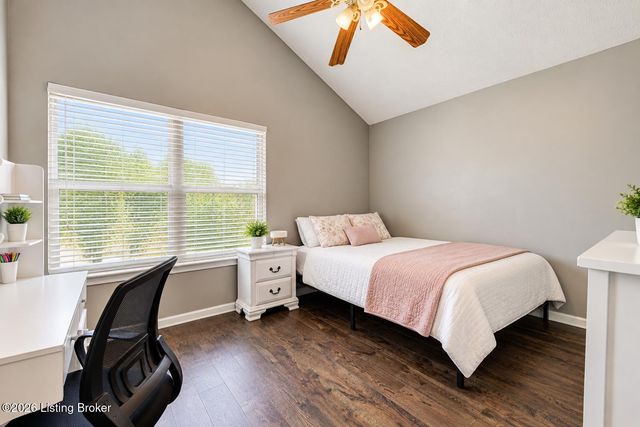 6514 Bridleview Cir, Louisville, KY 40228