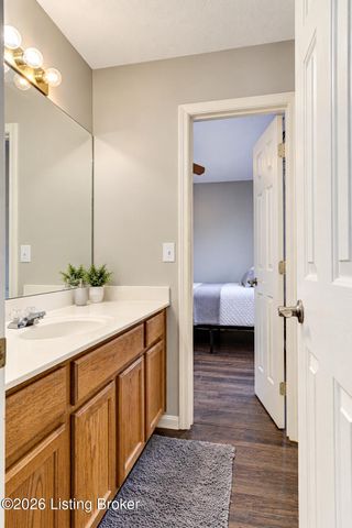 6514 Bridleview Cir, Louisville, KY 40228