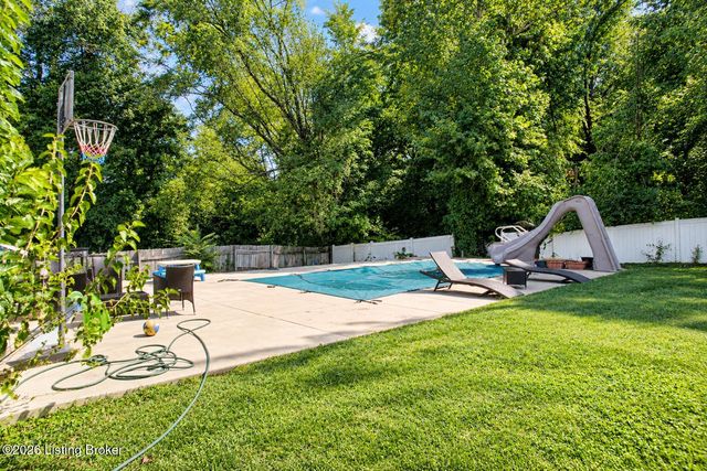 6514 Bridleview Cir, Louisville, KY 40228